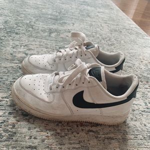b&w Nike air force